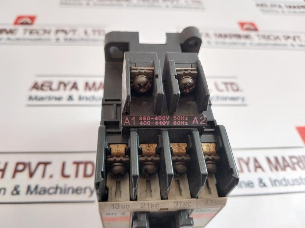 Fuji Electric Sh-4 Contactor 4Sh422 50/60Hz