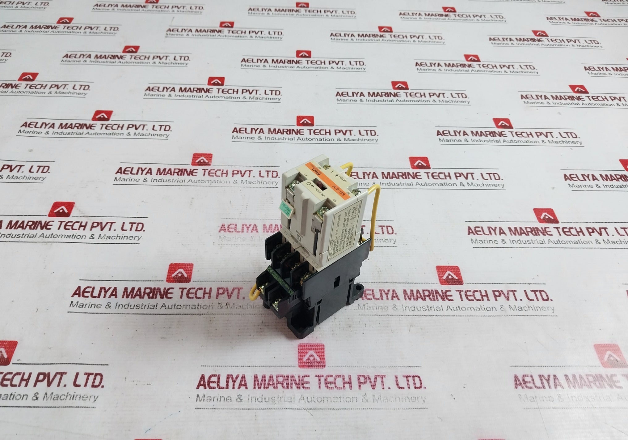 Fuji Electric Sh-4/V Auxiliary Relay Latch Unit Assy 100-110V 60Hz Vde0660