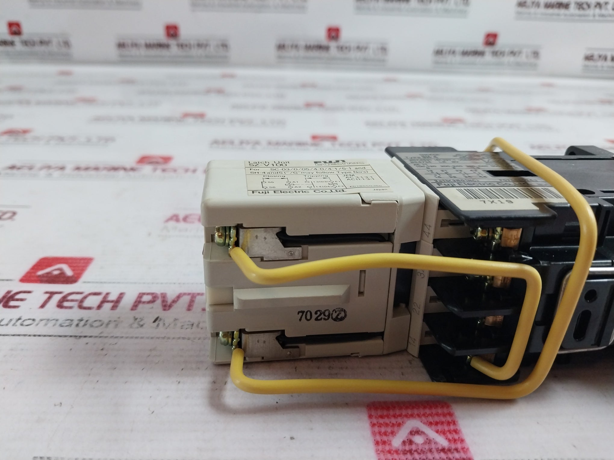 Fuji Electric Sh-4/V Auxiliary Relay Latch Unit Assy 100-110V 60Hz Vde0660