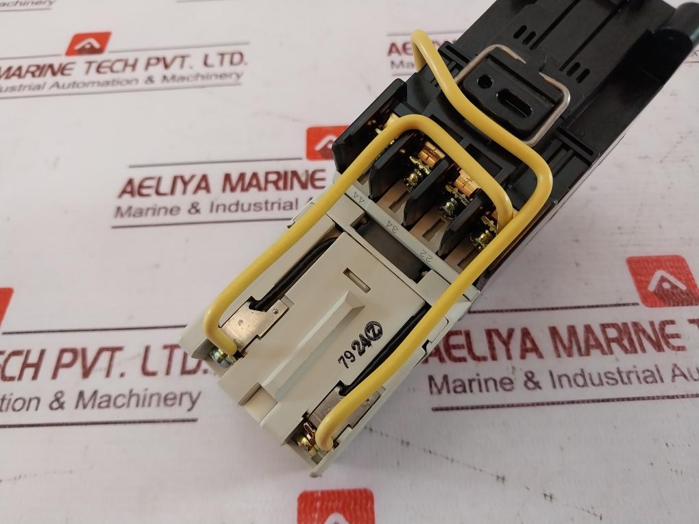 Fuji Electric Sh-4/V Contact Auxiliary Relay A600 Q300 Ac Dc 100-110V Iec 337-1
