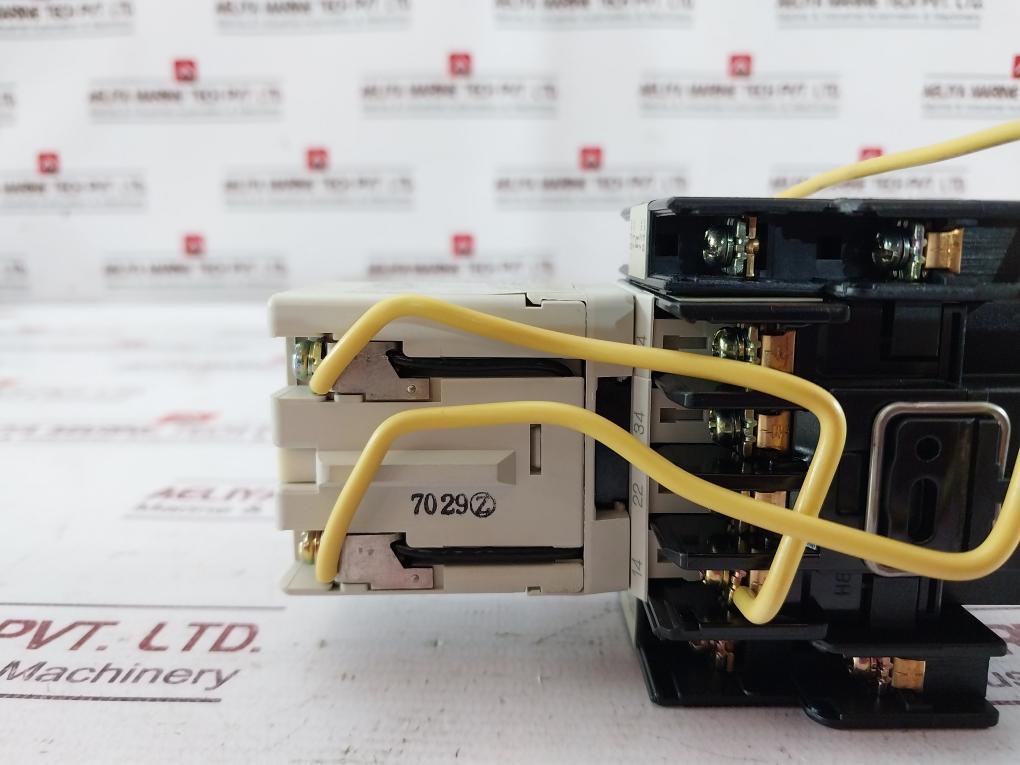 Fuji Electric Sh-4/V Contactor Auxiliary Relay 100-110V Coil 4No3Nc