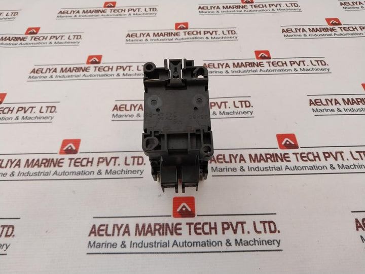 Fuji Electric SH04AA Contactor With SZ-A22 Auxiliary Contact Block 10A