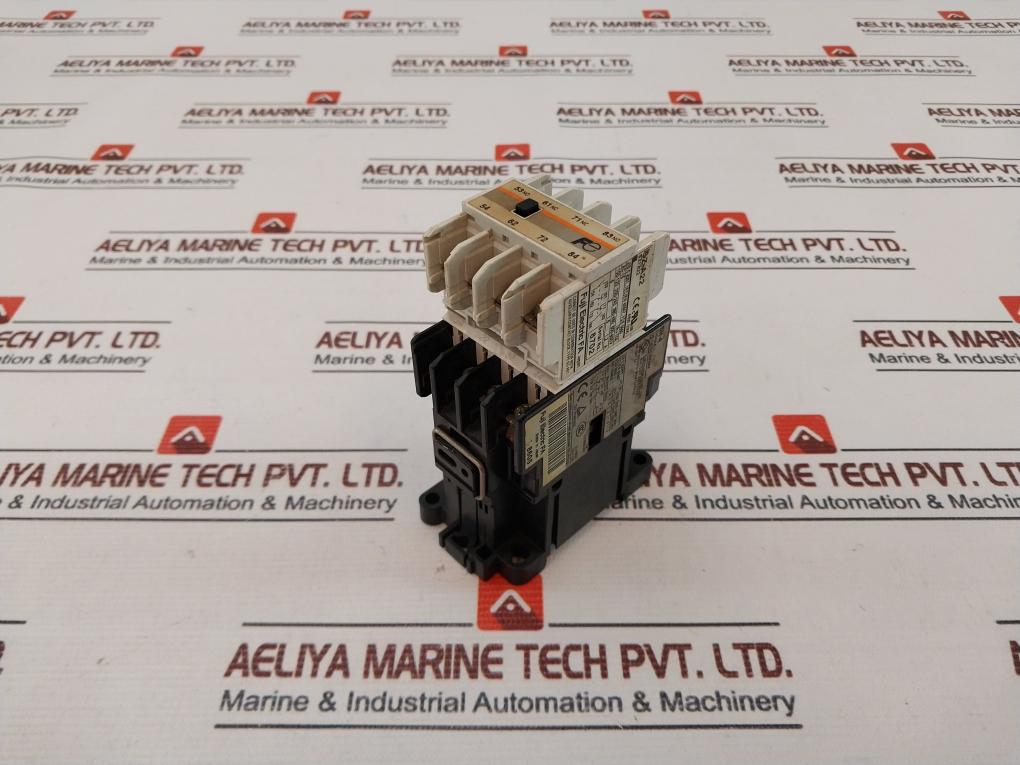 Fuji Electric SH04AA Contactor With SZ-A22 Auxiliary Contact Block 10A