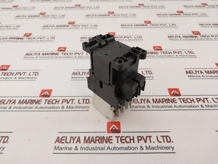 Fuji Electric SH04AA Contactor With SZ-A22 Auxiliary Contact Block 10A