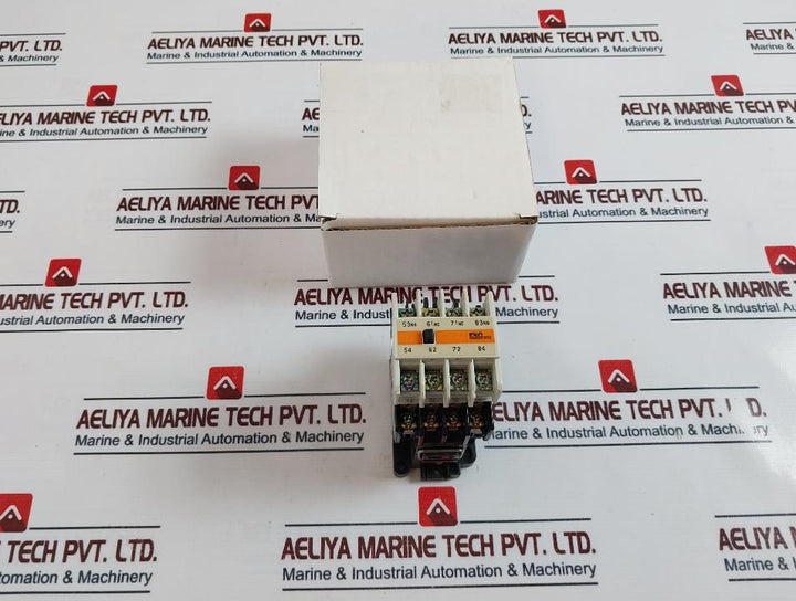 Fuji Electric SH04AA Relay With F07666034G Auxiliary Contact Block 200-220v 60hz
