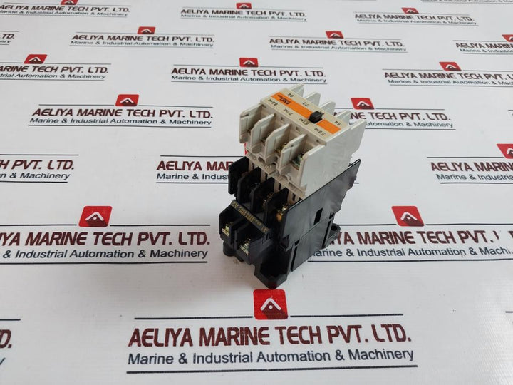 Fuji Electric SH04AA Relay With F07666034G Auxiliary Contact Block 200-220v 60hz