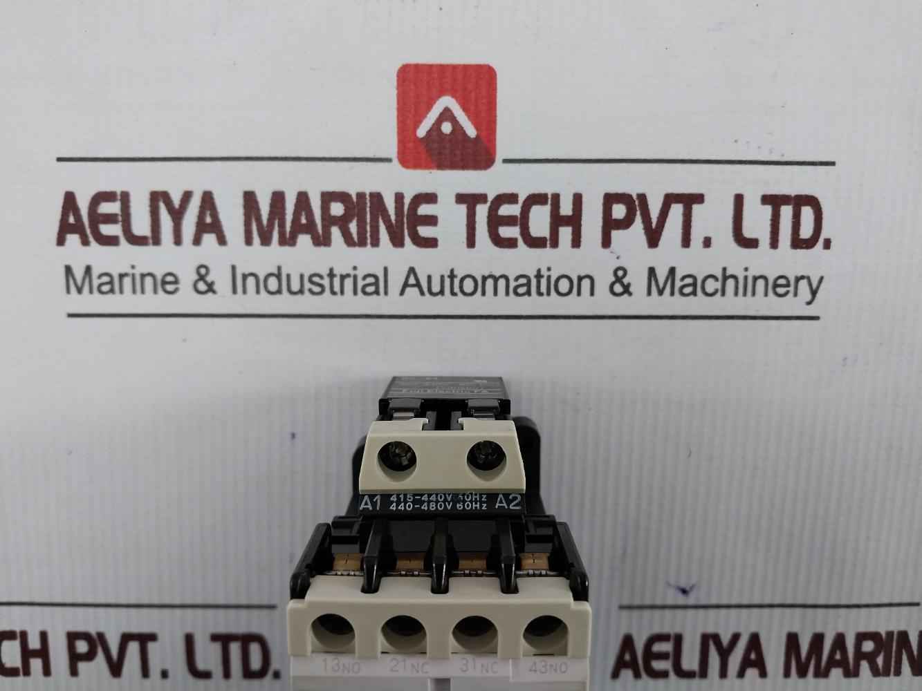 Fuji Electric Sh04Aa Sh-4 Auxiliary Contactor 690V 415-440V 50Hz 10A