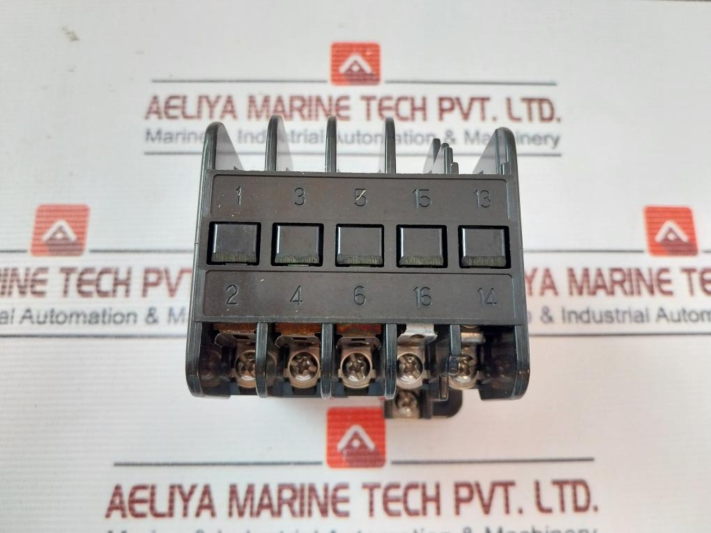 Fuji Electric Src3631-5-1b/2811 Magnetic Contactor 550v 22a