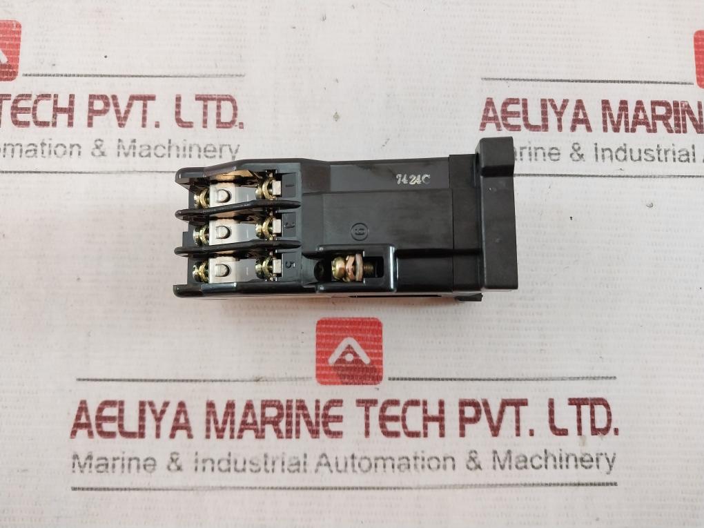 Fuji Electric Src50-2F/X (3A3B) Magnetic Contactor 100-110V Coil 50/60Hz