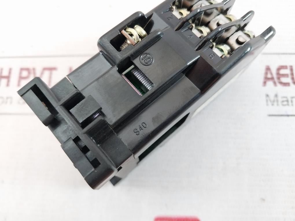 Fuji Electric Src50-2F/X (3A3B) Magnetic Contactor 100-110V Coil 50/60Hz