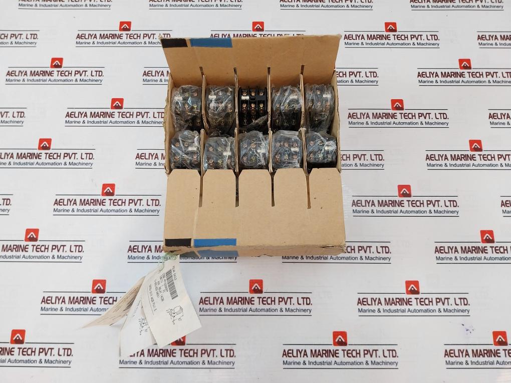 Fuji Electric Src50-2U/X (4A2B) Auxiliary Relay 380-440V 50/60Hz