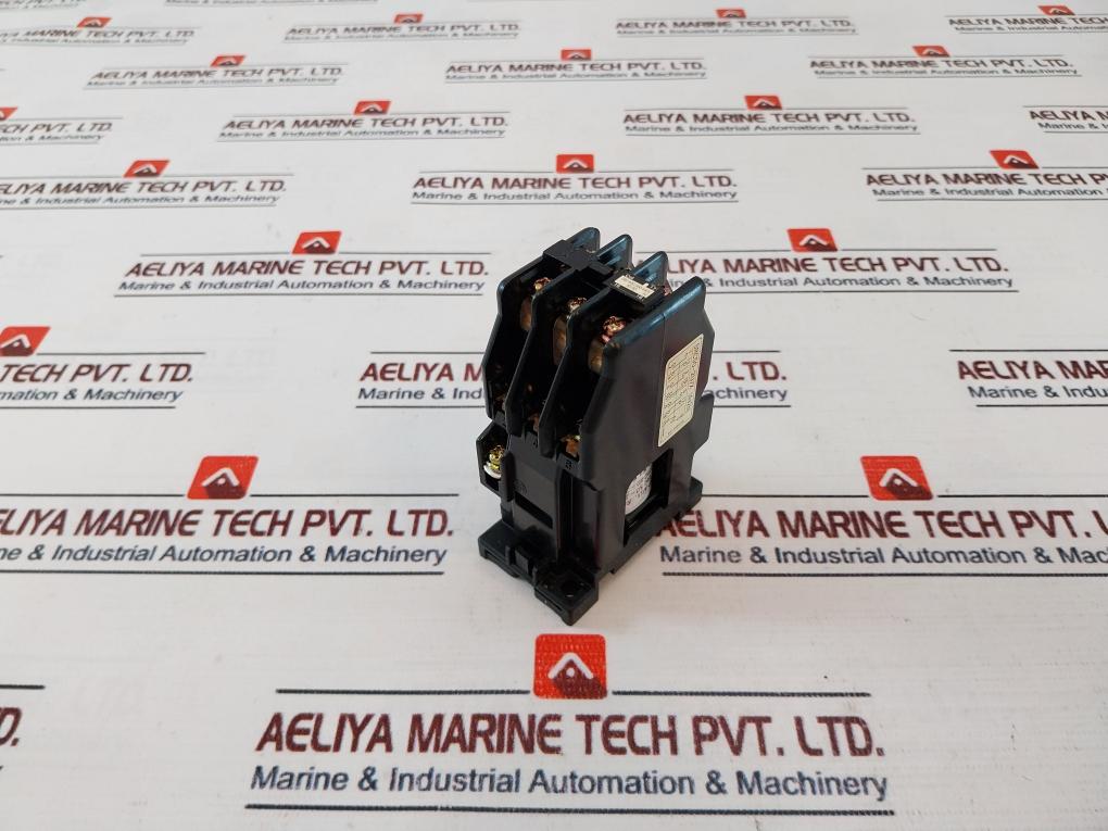 Fuji Electric Src50-2U/X (4A2B) Auxiliary Relay 380-440V 50/60Hz