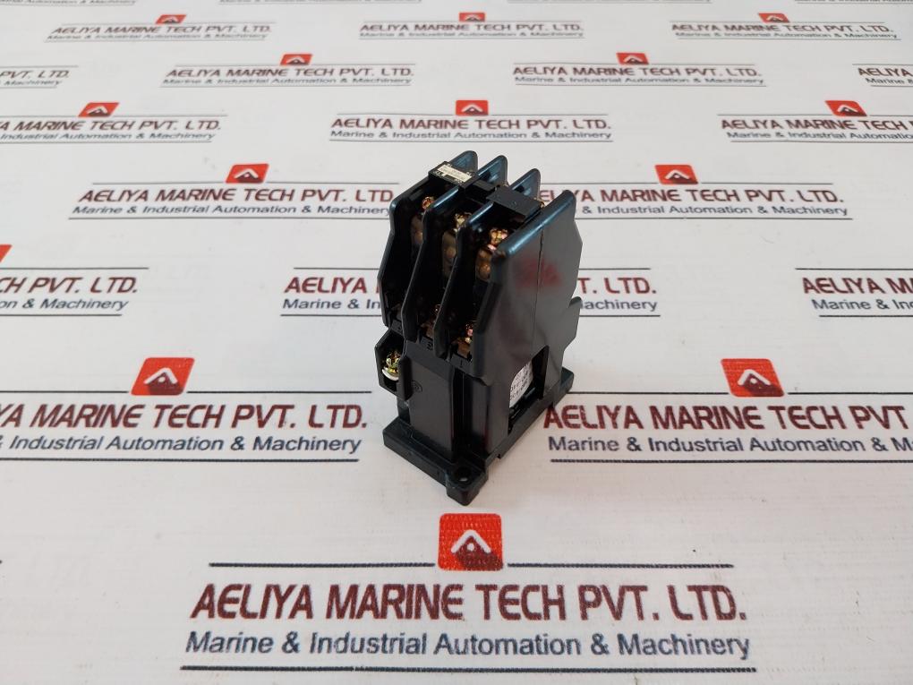 Fuji Electric Src50-2U/X (4A2B) Auxiliary Relay 380-440V 50/60Hz