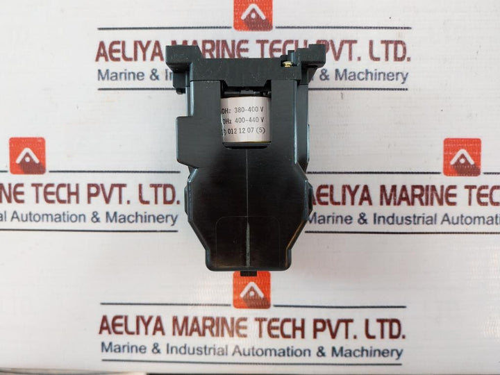 Fuji Electric Src50-2U/X (4A2B) Auxiliary Relay 380-440V 50/60Hz