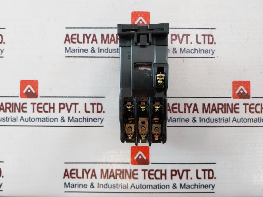 Fuji Electric Src50-2U/X (4A2B) Auxiliary Relay 380-440V 50/60Hz