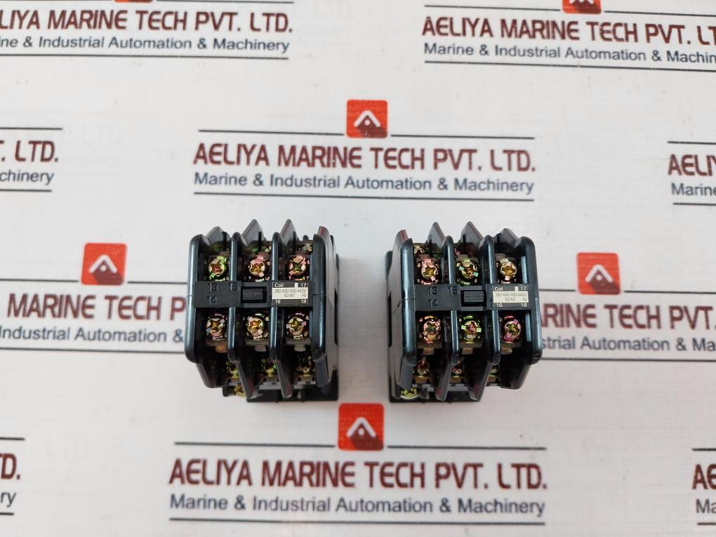 Fuji Electric Src50-2U/X (4A2B) Auxiliary Relay 380-440V 50/60Hz