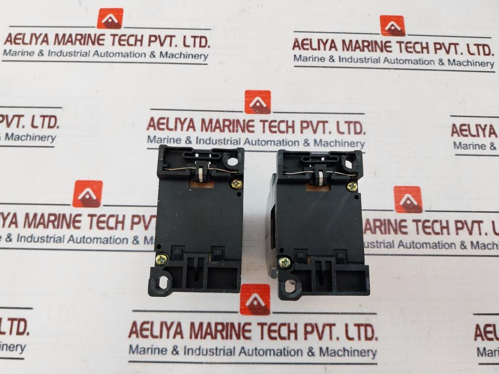 Fuji Electric Src50-2U/X (4A2B) Auxiliary Relay 380-440V 50/60Hz