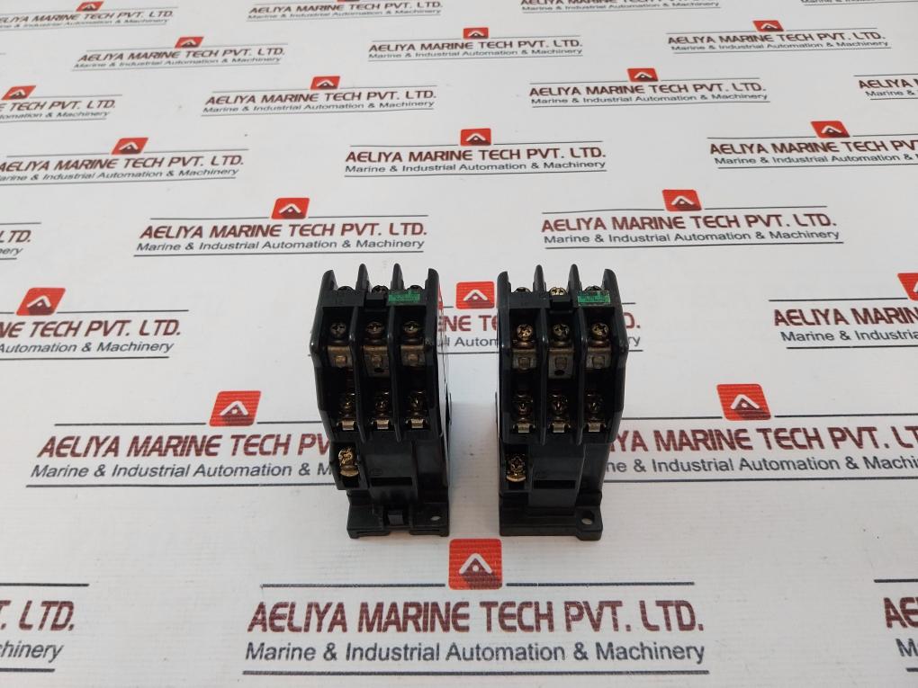 Fuji Electric SRC50-2U/X (4A2B) Magnetic Contactor 50/60Hz