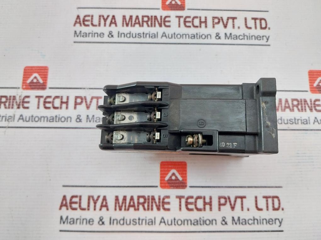 Fuji Electric SRC50-2U/X (4A2B) Magnetic Contactor 50/60Hz