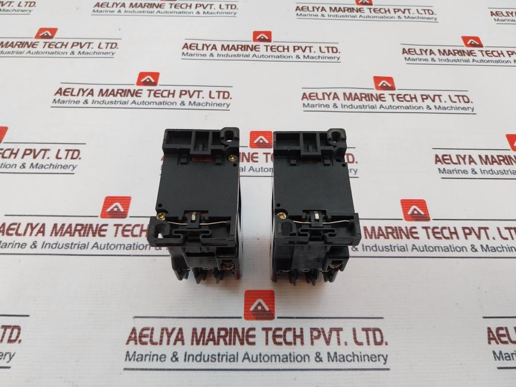Fuji Electric SRC50-2U/X (4A2B) Magnetic Contactor 50/60Hz