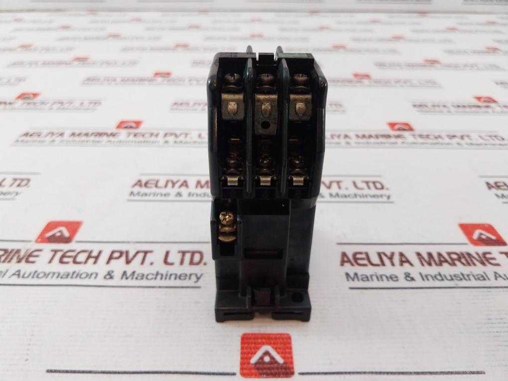 Fuji Electric SRC50-2U/X (4A2B) Magnetic Contactor 50/60Hz