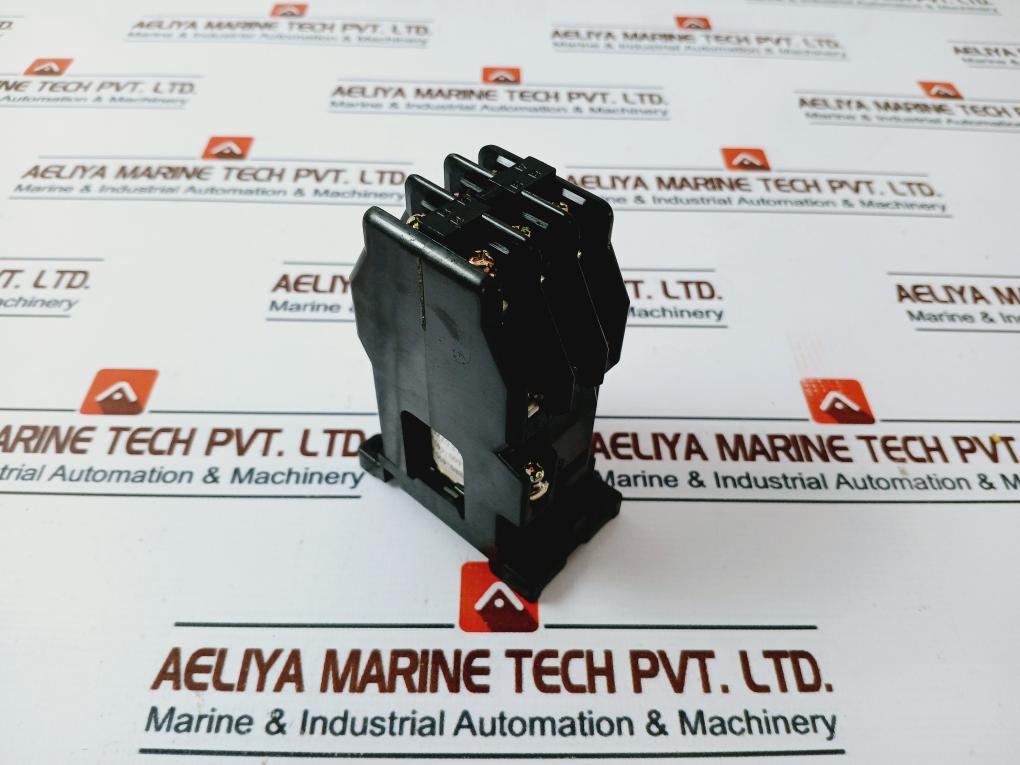 Fuji Electric Src50-2U/X (4A2B)/ Src 50-3Fs/X Auxiliary Relay 380-440V 50/60Hz