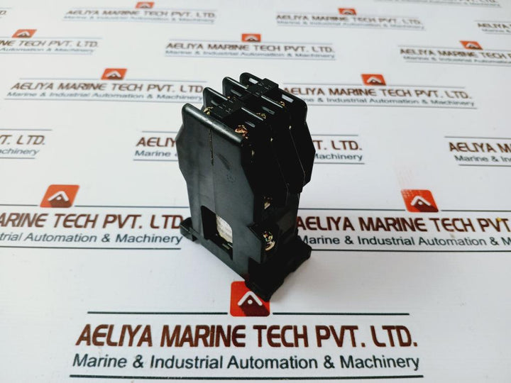 Fuji Electric Src50-2U/X (4A2B)/ Src 50-3Fs/X Auxiliary Relay 380-440V 50/60Hz