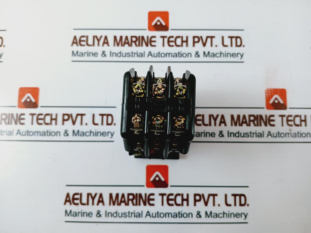 Fuji Electric Src50-2U/X (4A2B)/ Src 50-3Fs/X Auxiliary Relay 380-440V 50/60Hz