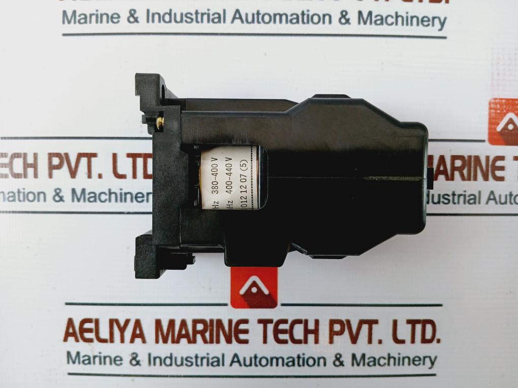 Fuji Electric Src50-2U/X (4A2B)/ Src 50-3Fs/X Auxiliary Relay 380-440V 50/60Hz