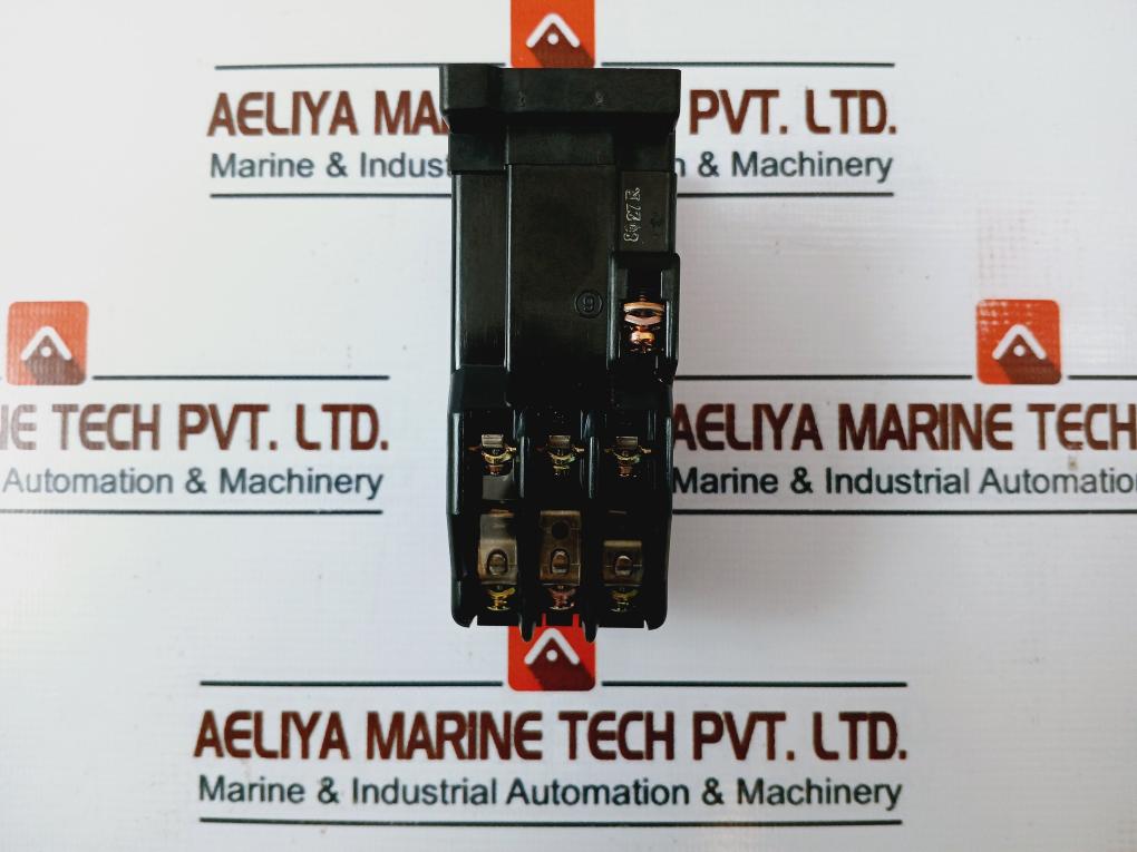 Fuji Electric Src50-2U/X (4A2B)/ Src 50-3Fs/X Auxiliary Relay 380-440V 50/60Hz