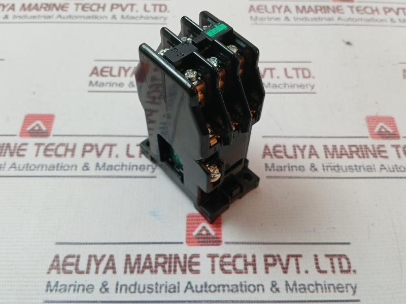 Fuji Electric SRC50-2U/X (6A) Auxiliary Relay 100/100-110V 50/60HZ