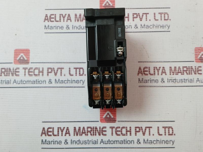 Fuji Electric SRC50-2U/X (6A) Auxiliary Relay 100/100-110V 50/60HZ