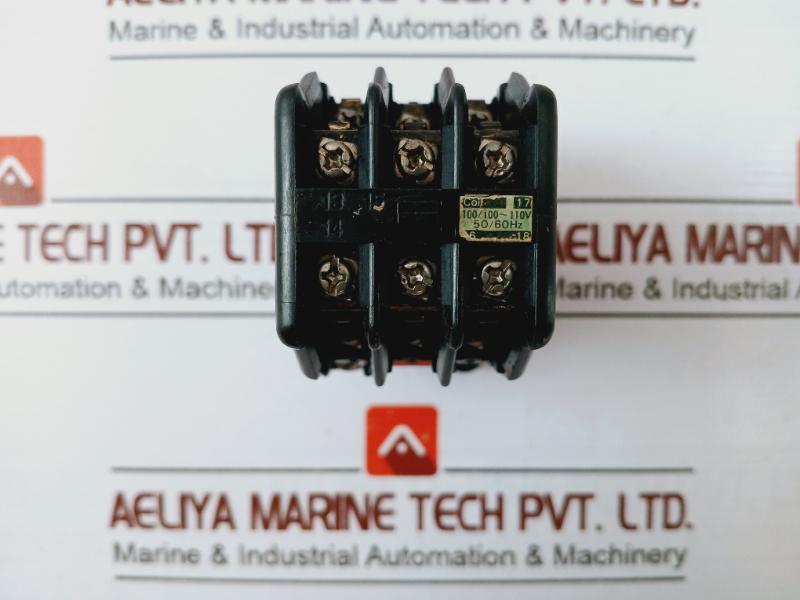 Fuji Electric Src50-2u (4a2b) Z Auxiliary Relay 100/100-110v 50/60hz