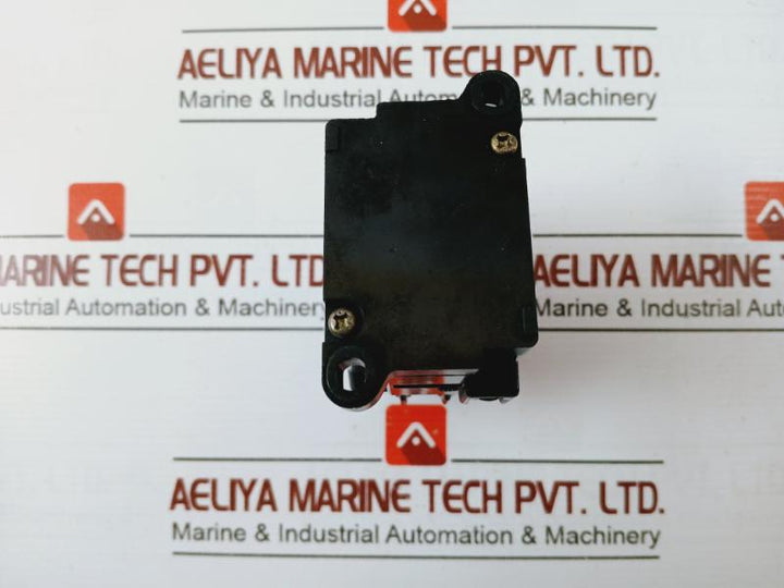 Fuji Electric Src50-2u (4a2b) Z Auxiliary Relay 100/100-110v 50/60hz