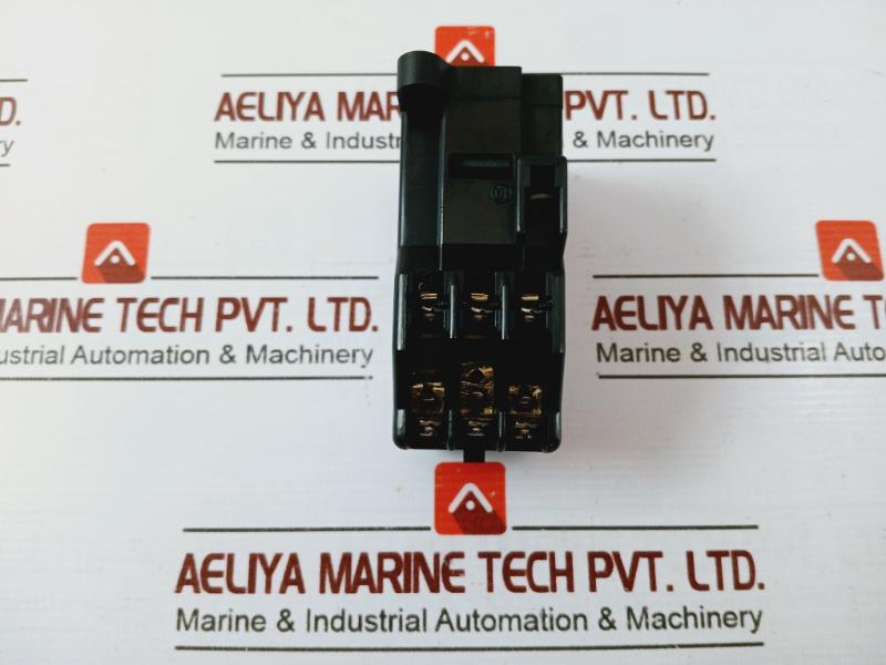 Fuji Electric Src50-2u (4a2b) Z Auxiliary Relay 100/100-110v 50/60hz