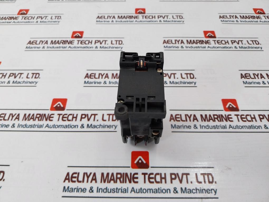 FUJI ELECTRIC SRC50-2U/X(4a2b) Magnetic Contactor 50-60Hz 100-110V