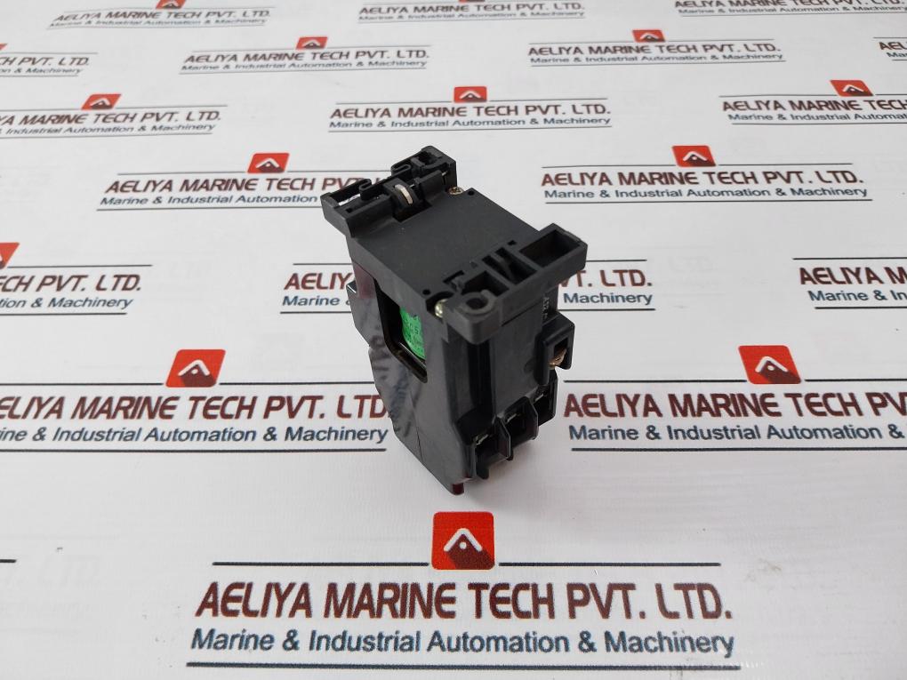 FUJI ELECTRIC SRC50-2U/X(4a2b) Magnetic Contactor 50-60Hz 100-110V