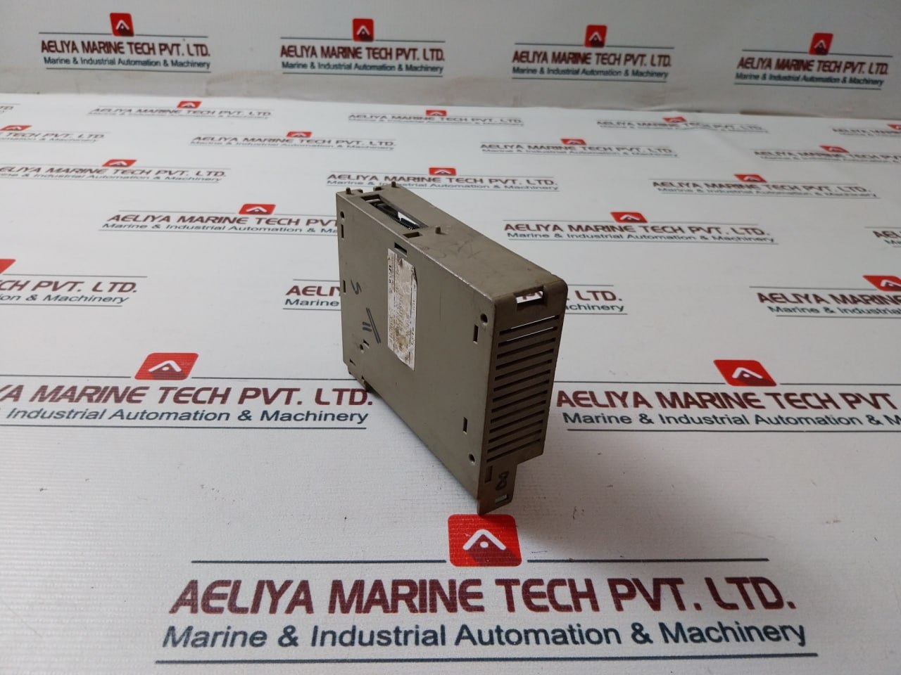 Fuji Electric Nc1Y16T05P5-1 Digital Output Module Plc Transducer