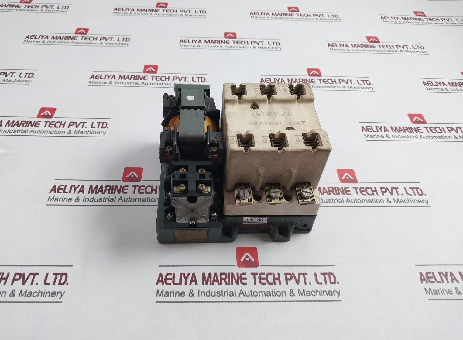 Fuji Electric Src3631-4.4T Magnetic Contactor 220V 440V 550V (Not Working)