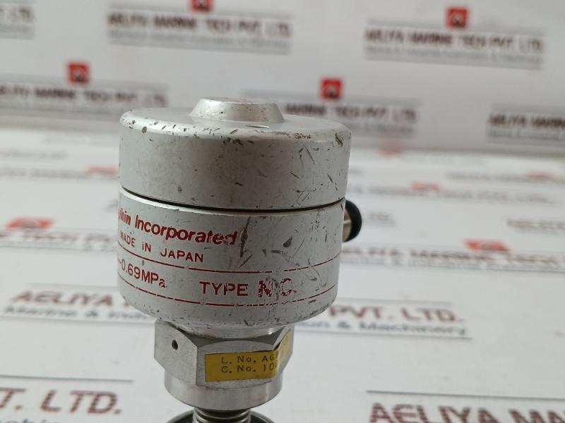 Fujikin 100083 Diaphragm Valve Type N.C. O.P. 0.34 0.69Mpa Agb6W000