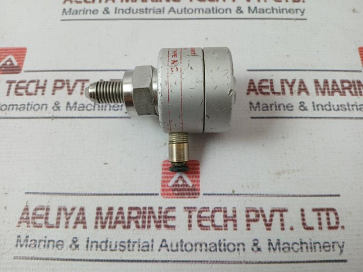 Fujikin 100083 Diaphragm Valve Type N.C. O.P. 0.34 0.69Mpa Agb6W000