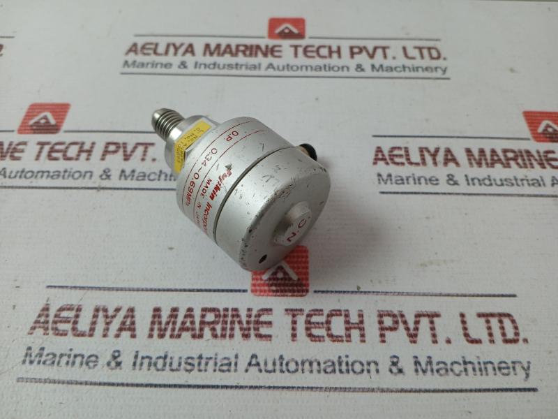 Fujikin 100083 Diaphragm Valve Type N.C. O.P. 0.34 0.69Mpa Agb6W000