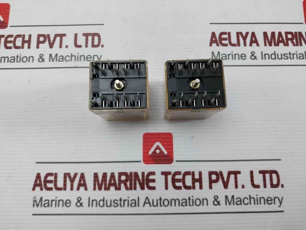 Fujitsu 233N-4T Auxiliary Relay 60Hz 100-110V