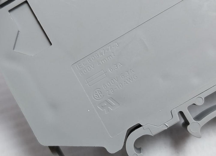 Fuse Modular Terminal Block 800V 4Mm2 Part No. Uk5-hesi Phoenix Contact (1 Box=50 Pcs)