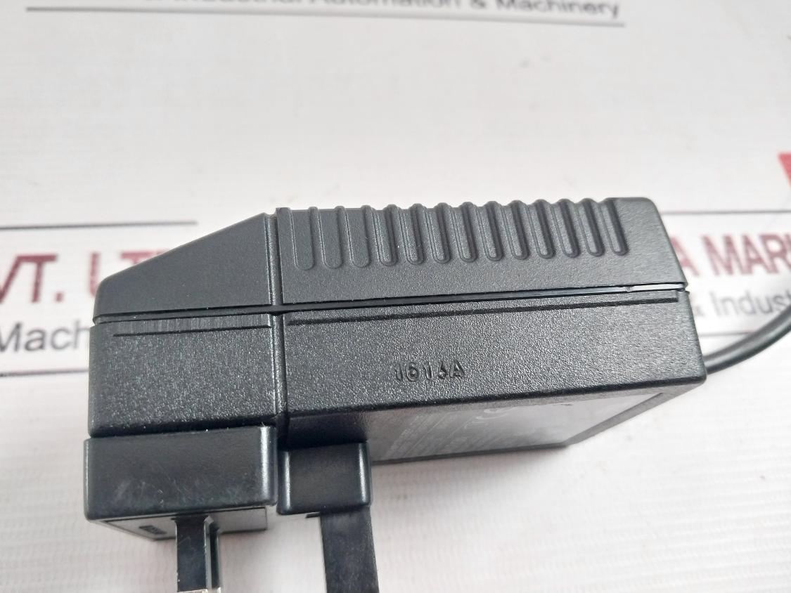 Fw7555M/09 Ac/Dc Adapter 100–240V 50–60Hz 350–150Ma Ip40