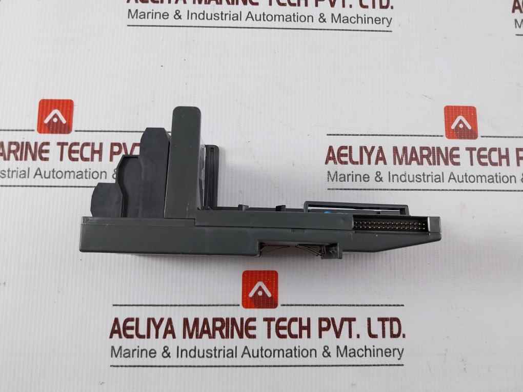 Ge Fanuc Ic200Chs022B Compact I/O Carrier With Box-style Terminals 300V 10A
