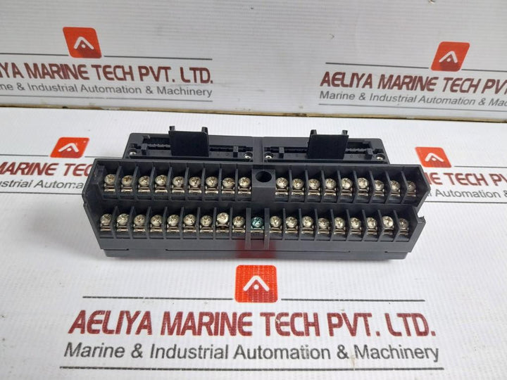 Ge Fanuc Input/Output Base Barrier Style Terminal Ic670Chs101C
