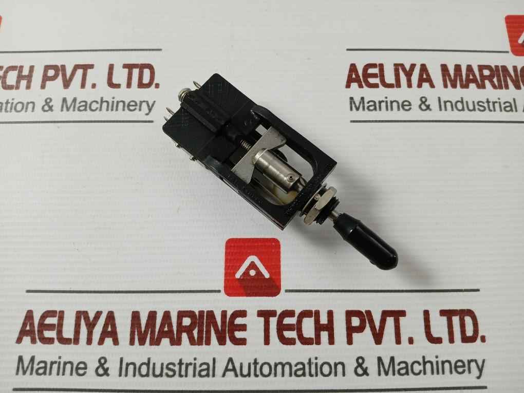General Control Company Mcm-m3-a-0-a-0 Lever Switch 2411086