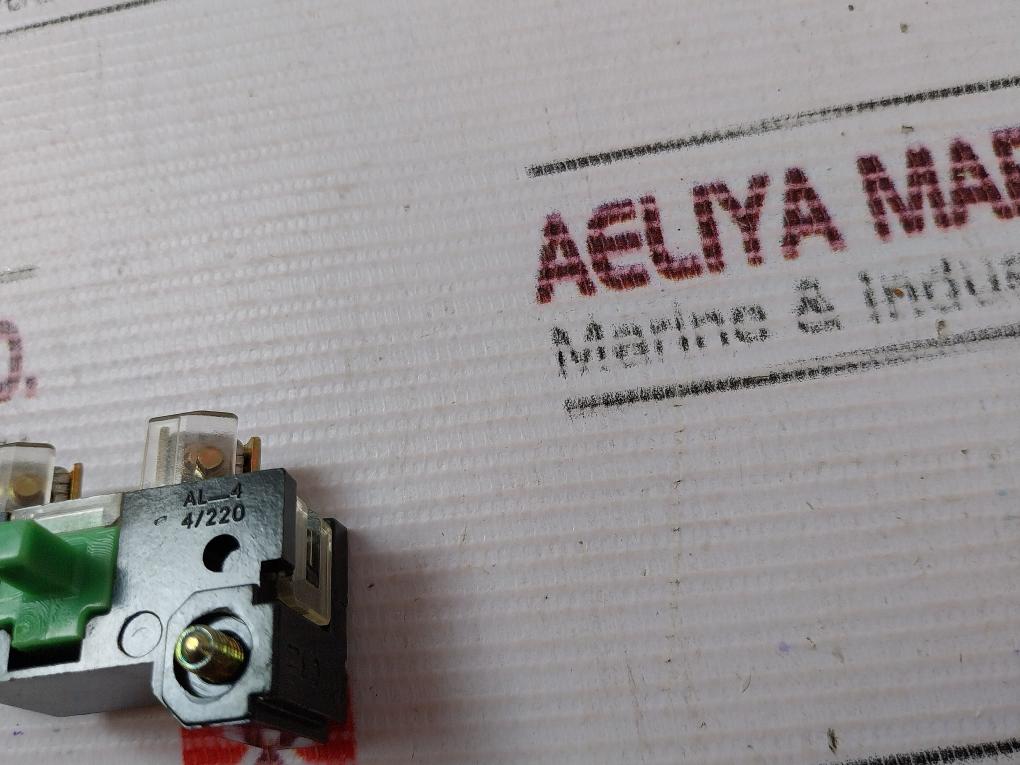 General Electric CR104P Contact Block