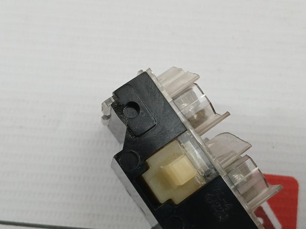 General Electric Cr104P Contact Block Nema-a600